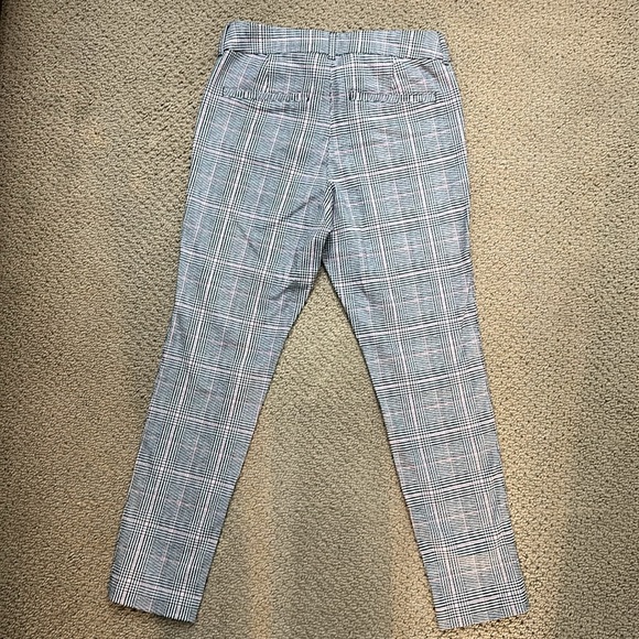 Old Navy Pixie Pants - Picture 9 of 10